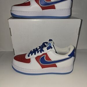 Nike Mens Size 7 White, Red, and Blue Sneakers, Also Fits 8.5 Womens
